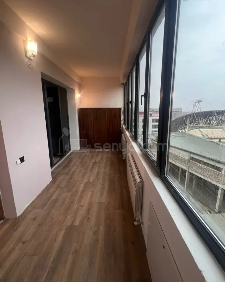 3 Սենյականոց Բնակարան, 80քմ, 7/9 հարկ, Նորմալ Վիճակում, Կահավորված