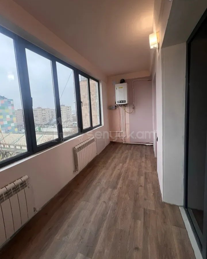 3 Սենյականոց Բնակարան, 80քմ, 7/9 հարկ, Նորմալ Վիճակում, Կահավորված