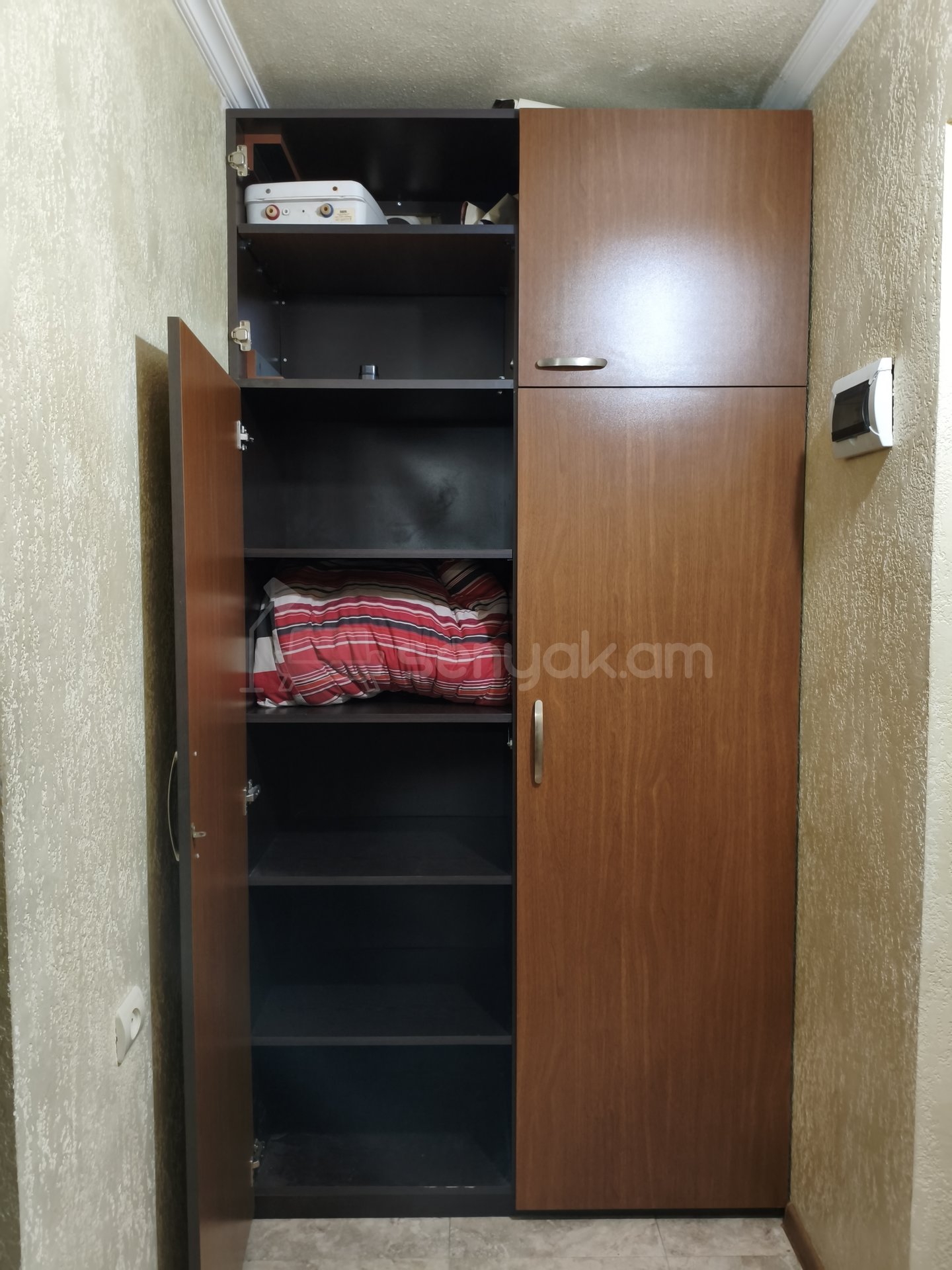 3 Սենյականոց Բնակարան Քարե Շենքում, 72քմ, 2/4 հարկ, Կապիտալ Վերանորոգված, Կահավորված, Արևկող