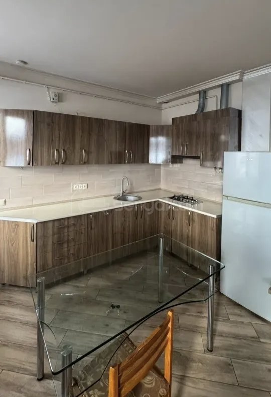 2 Սենյականոց Բնակարան Քարե Շենքում, 65քմ, 2/2 հարկ, Կապիտալ Վերանորոգված, Կահավորված