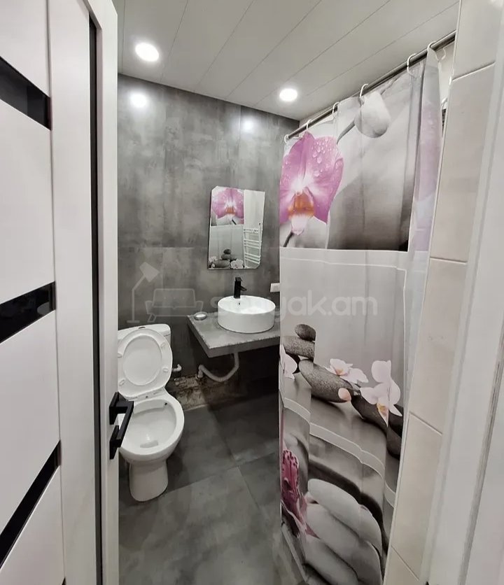 2 Սենյականոց Բնակարան, 48քմ, 5/9 հարկ, Կապիտալ Վերանորոգված, Կահավորված, Արևկող