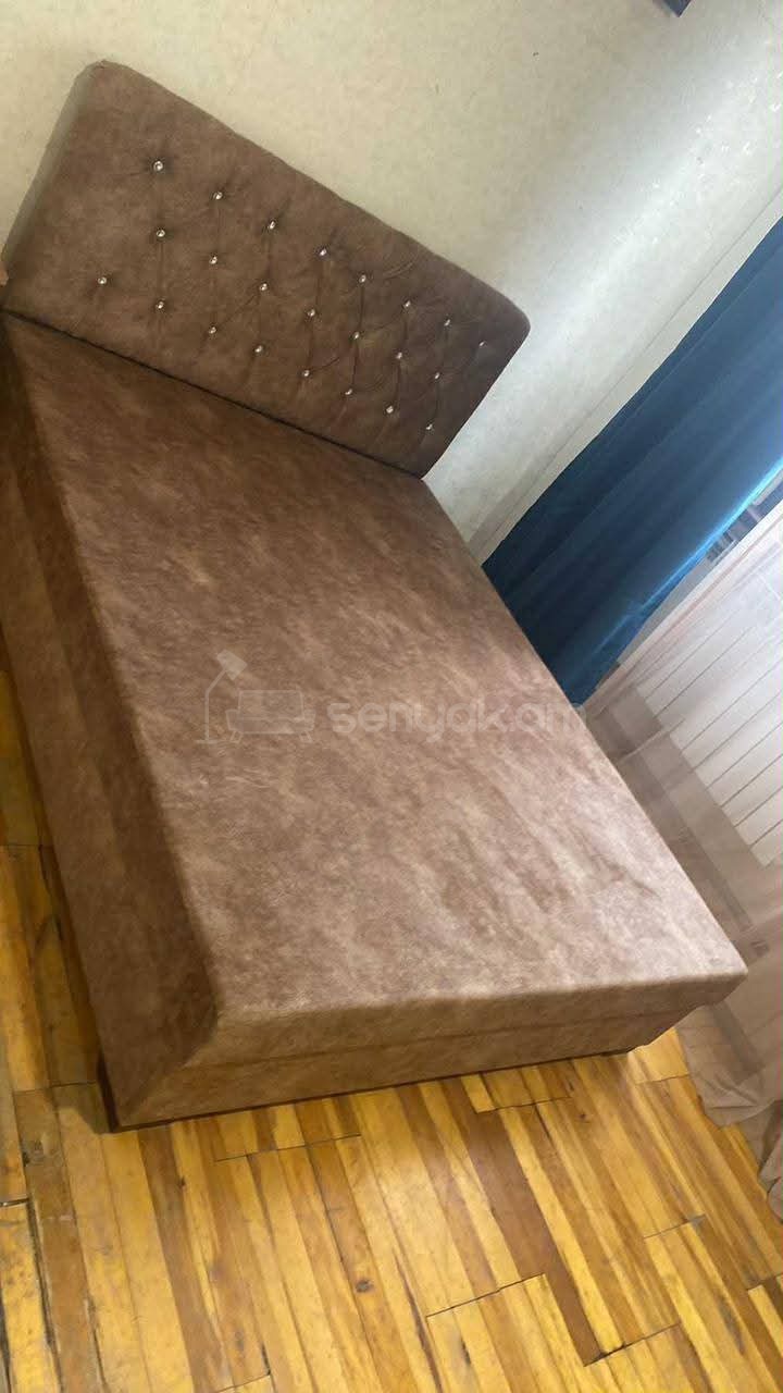 3 Սենյականոց Բնակարան, 73քմ, 6/9 հարկ, Նորմալ Վիճակում, Կահավորված, Արևկող