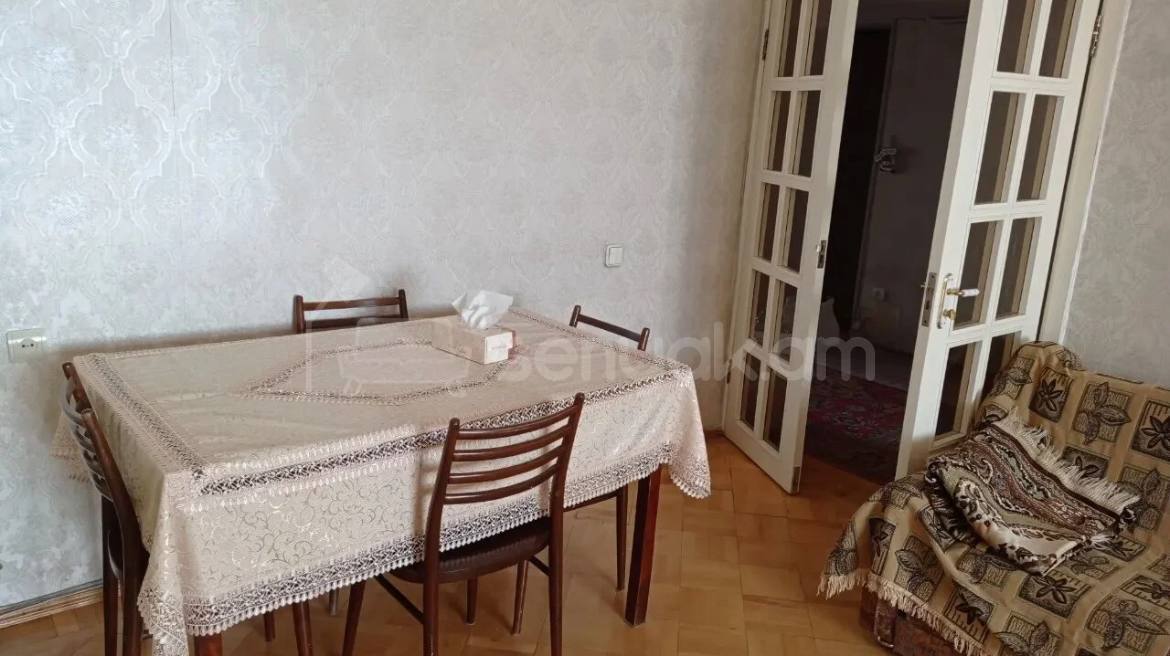 3 Սենյականոց Բնակարան Քարե Շենքում, 80քմ, 4/5 հարկ, Կապիտալ Վերանորոգված, Կահավորված