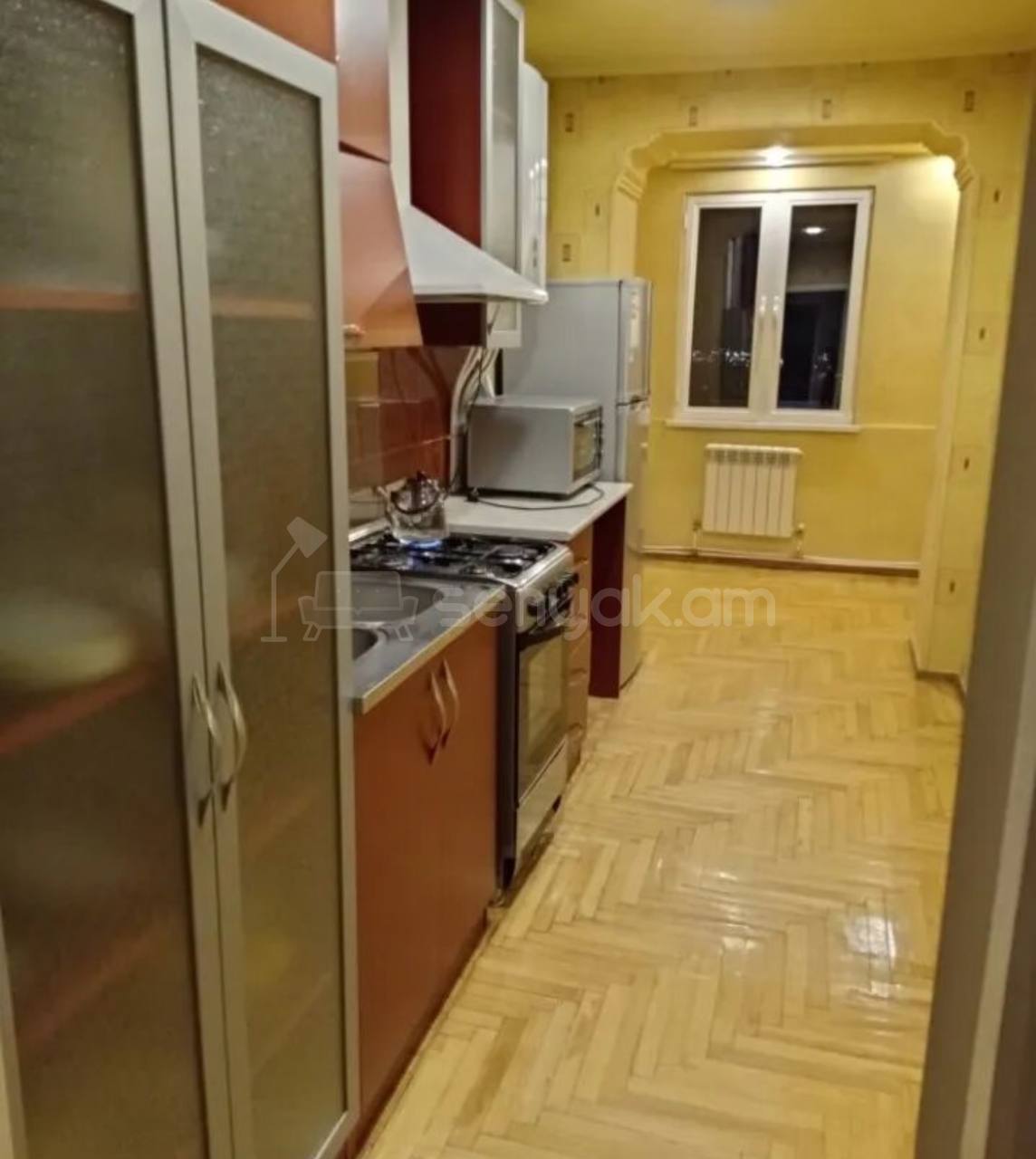 3 Սենյականոց Բնակարան Քարե Շենքում, 80քմ, 4/5 հարկ, Կապիտալ Վերանորոգված, Կահավորված