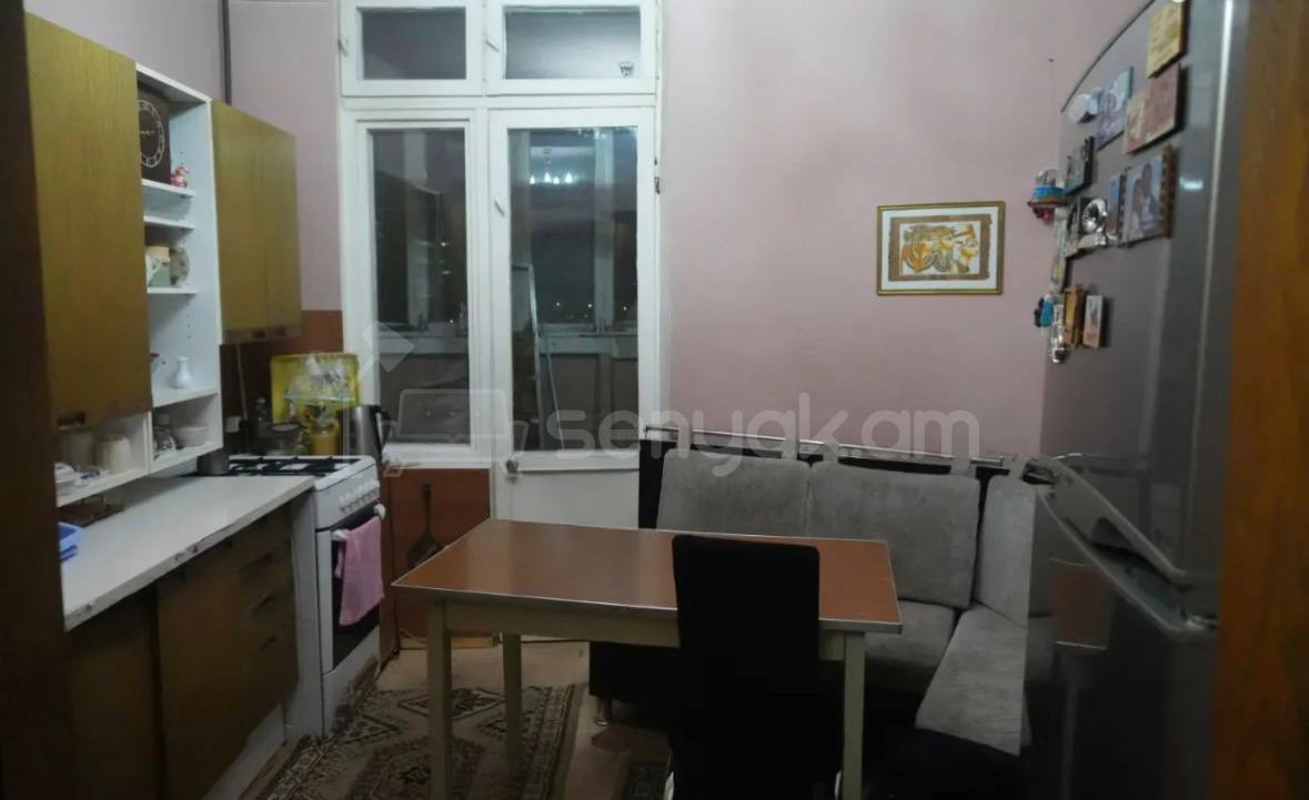 3 Սենյականոց Բնակարան, 80քմ, 11/16 հարկ, Նորմալ Վիճակում