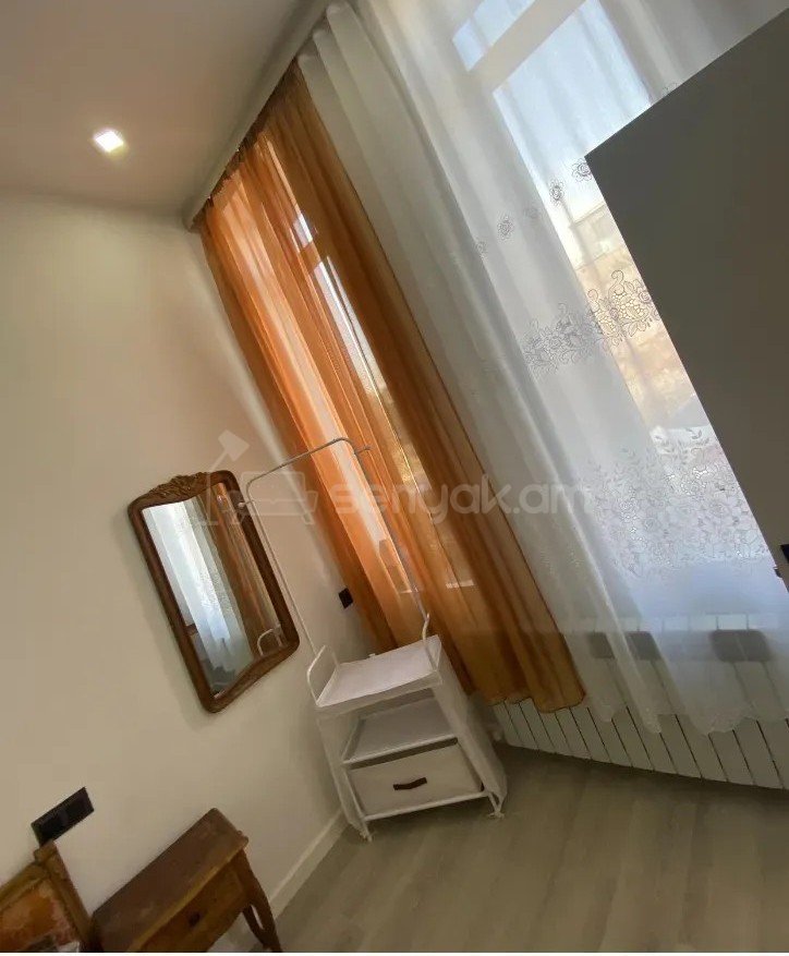 2 Սենյականոց Բնակարան Նորակառույց Քարե Շենքում, 40քմ, 1/3 հարկ, Կապիտալ Վերանորոգված