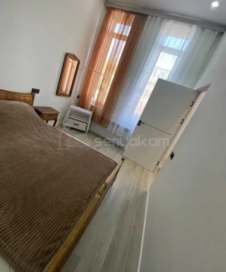 2 Սենյականոց Բնակարան Նորակառույց Քարե Շենքում, 40քմ, 1/3 հարկ, Կապիտալ Վերանորոգված