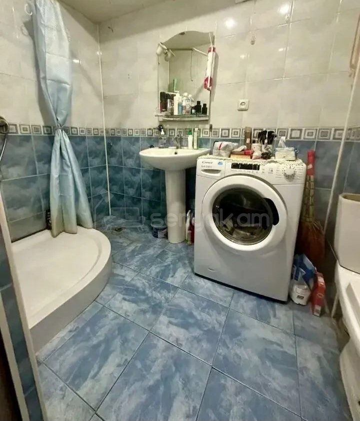 2 Սենյականոց Բնակարան Քարե Շենքում, 54քմ, 5/9 հարկ, Կապիտալ Վերանորոգված, Կահավորված