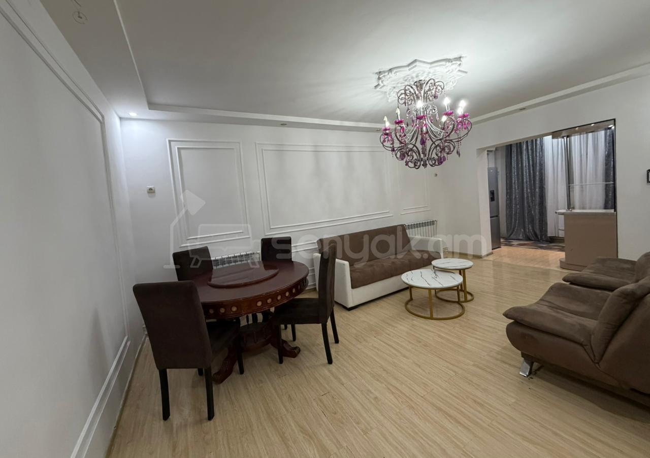 3 Սենյականոց Բնակարան, 70քմ, 1/8 հարկ, Դիզայներական Վերանորոգված, Կահավորված, Արևկող