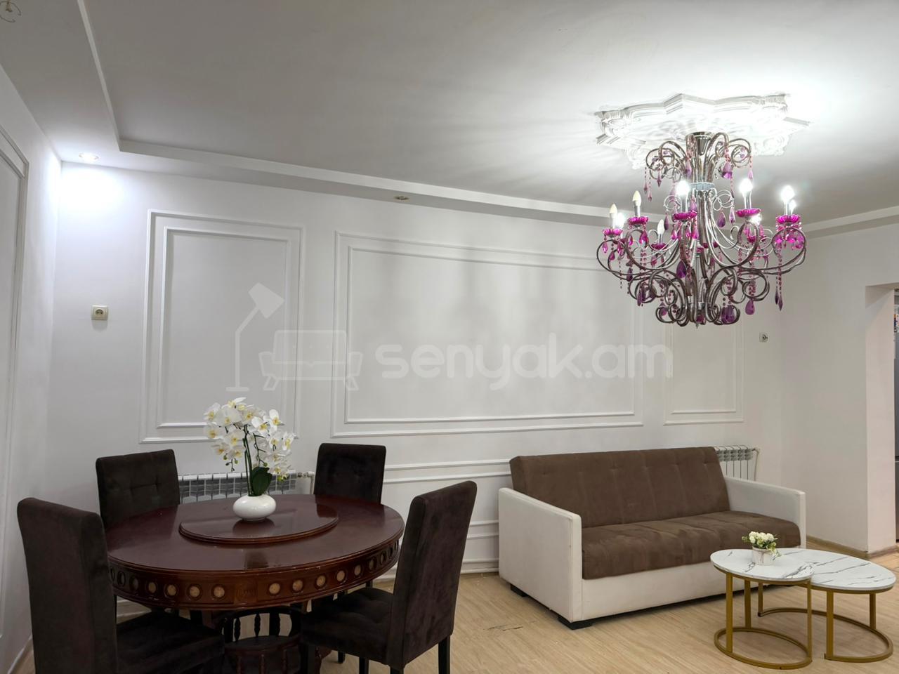 3 Սենյականոց Բնակարան, 70քմ, 1/8 հարկ, Դիզայներական Վերանորոգված, Կահավորված, Արևկող