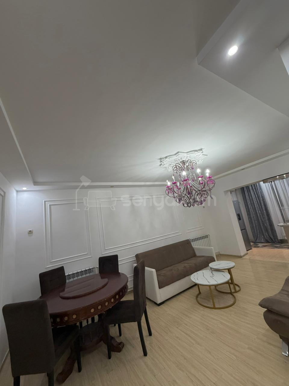 3 Սենյականոց Բնակարան, 70քմ, 1/8 հարկ, Դիզայներական Վերանորոգված, Կահավորված, Արևկող