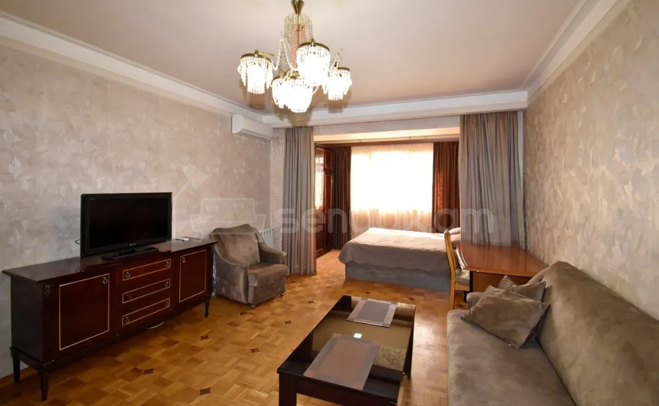 1 Սենյականոց Բնակարան Քարե Շենքում, 40քմ, 4/5 հարկ, Կապիտալ Վերանորոգված, Կահավորված