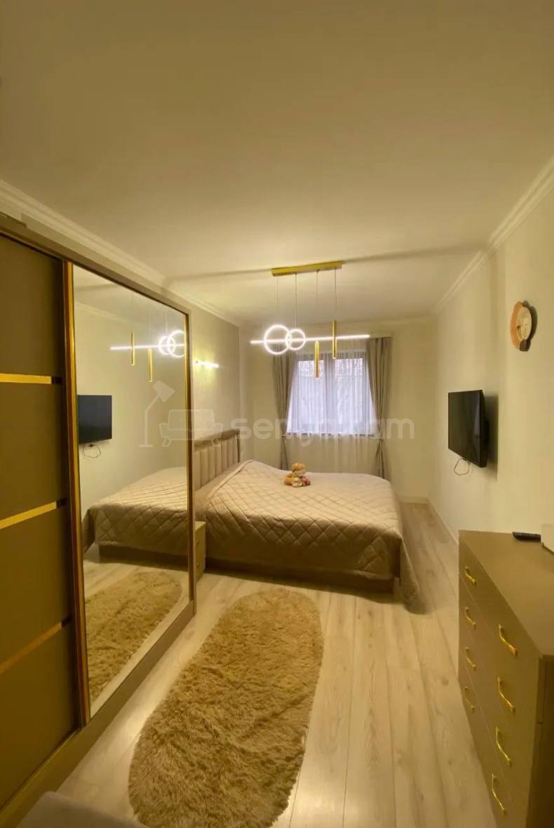 3 Սենյականոց Բնակարան Քարե Շենքում, 70քմ, 3/4 հարկ, Կապիտալ Վերանորոգված