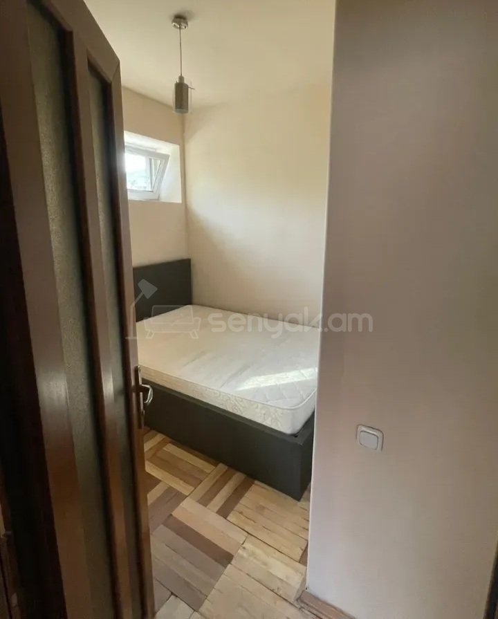 2 Սենյականոց Բնակարան Քարե Շենքում, 47քմ, 2/5 հարկ, Դիզայներական Վերանորոգված, Կահավորված