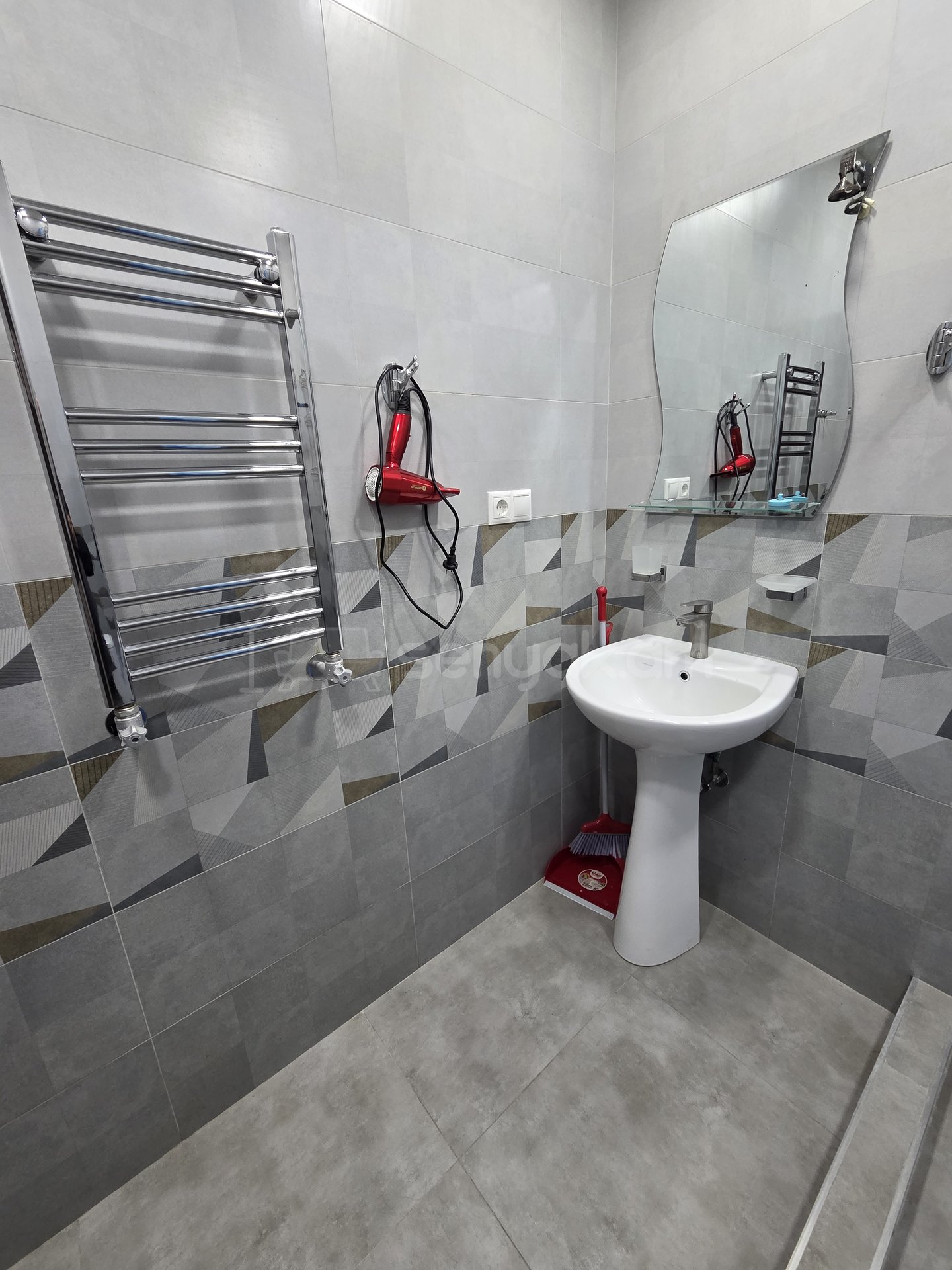 2 Սենյականոց Բնակարան Քարե Շենքում, 45քմ, 1/4 հարկ, Կապիտալ Վերանորոգված, Կահավորված