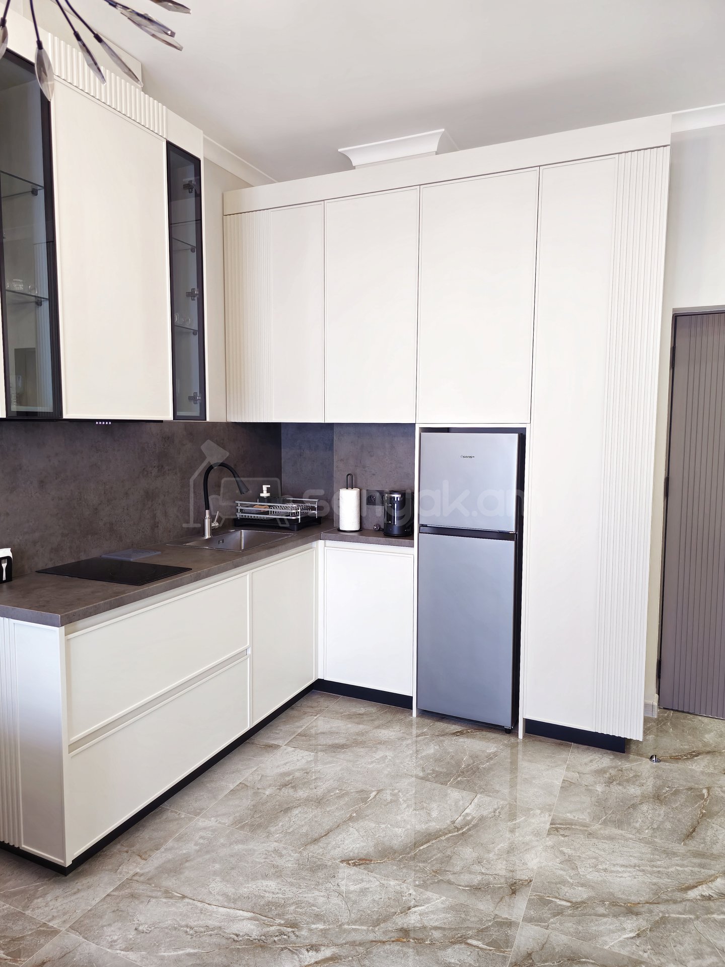 2 Սենյականոց Բնակարան Քարե Շենքում, 52քմ, 1/2 հարկ, Դիզայներական Վերանորոգված, Կահավորված, Արևկող