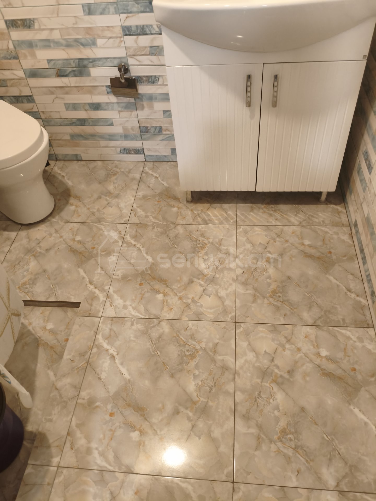 2 Սենյականոց Բնակարան Քարե Շենքում, 52քմ, 1/1 հարկ, Նորմալ Վիճակում, Կահավորված