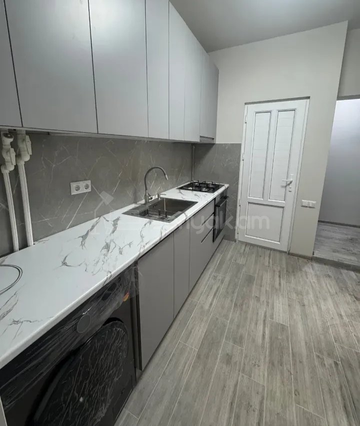 3 Սենյականոց Բնակարան Քարե Շենքում, 72քմ, 5/9 հարկ, Կապիտալ Վերանորոգված, Կահավորված, Արևկող