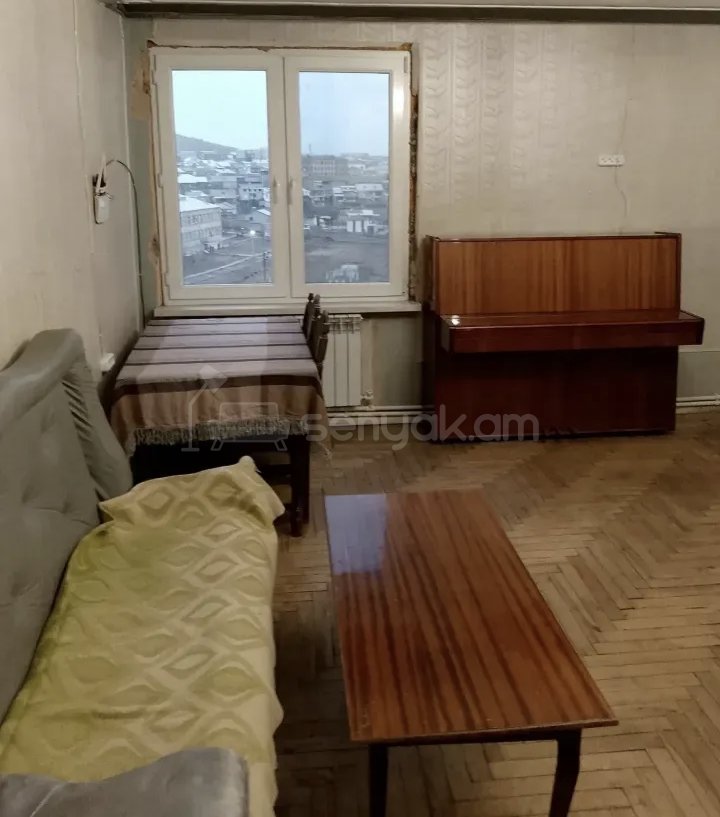 3 Սենյականոց Բնակարան Քարե Շենքում, 72քմ, 7/9 հարկ, Նորմալ Վիճակում, Կահավորված, Արևկող