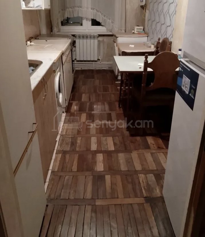 3 Սենյականոց Բնակարան Քարե Շենքում, 72քմ, 7/9 հարկ, Նորմալ Վիճակում, Կահավորված, Արևկող