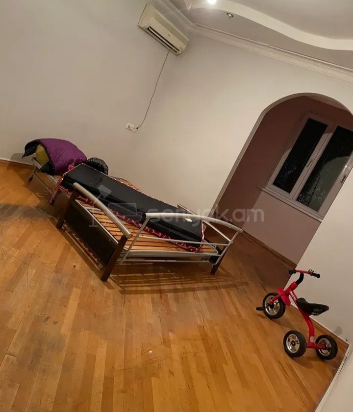 2 Սենյականոց Բնակարան Քարե Շենքում, 54քմ, 1/5 հարկ, Նորմալ Վիճակում, Կահավորված