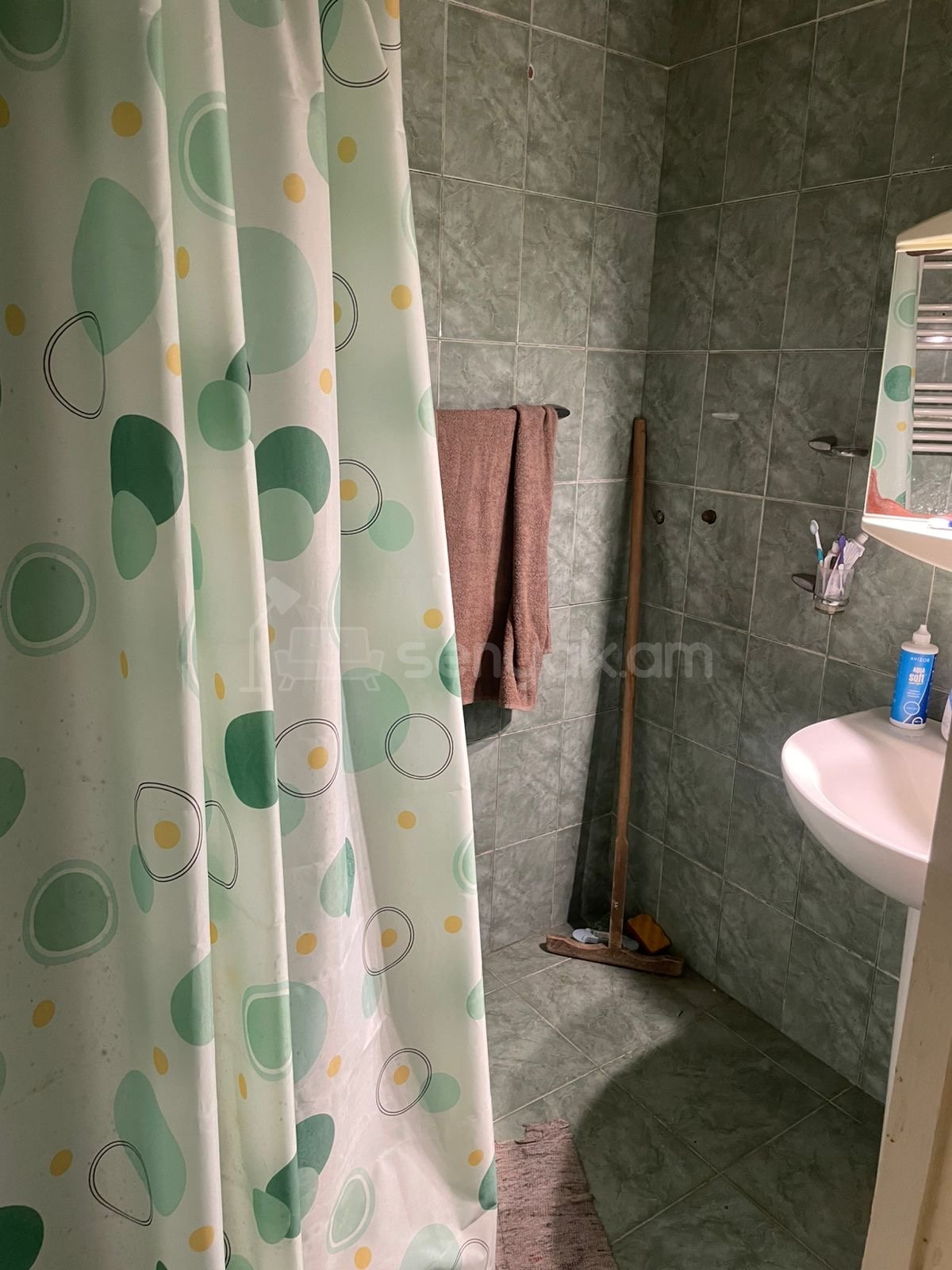 2 Սենյականոց Բնակարան, 50քմ, 9/9 հարկ, Նորմալ Վիճակում, Մասամբ Կահավորված, Արևկող