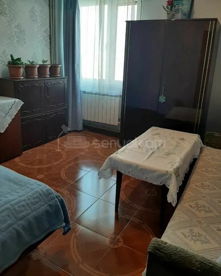 3 Սենյականոց Բնակարան, 80քմ, 9/9 հարկ, Նորմալ Վիճակում, Կահավորված