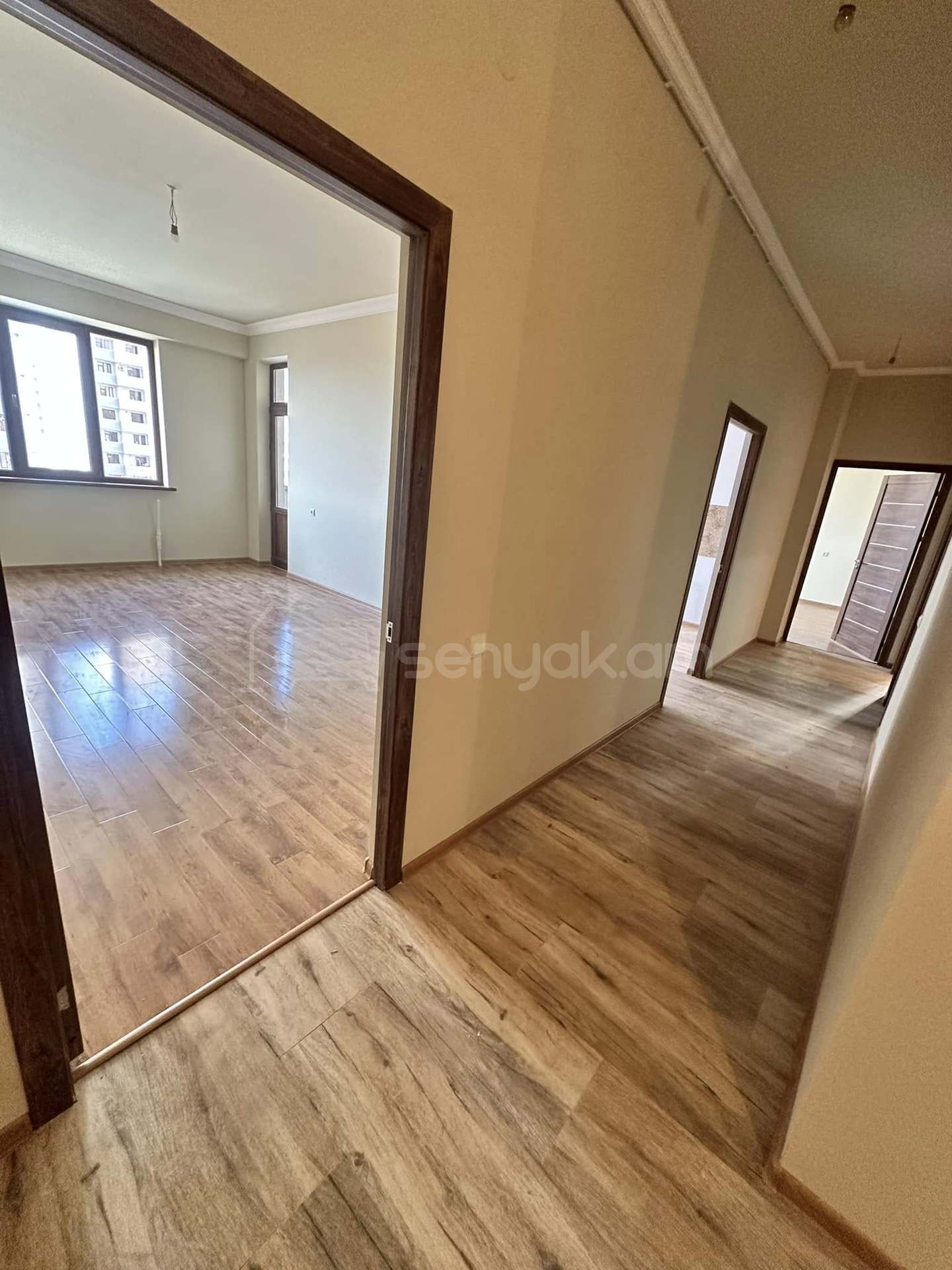 4 Սենյականոց Բնակարան Նորակառույցում, 121քմ, 6/15 հարկ, Կապիտալ Վերանորոգված