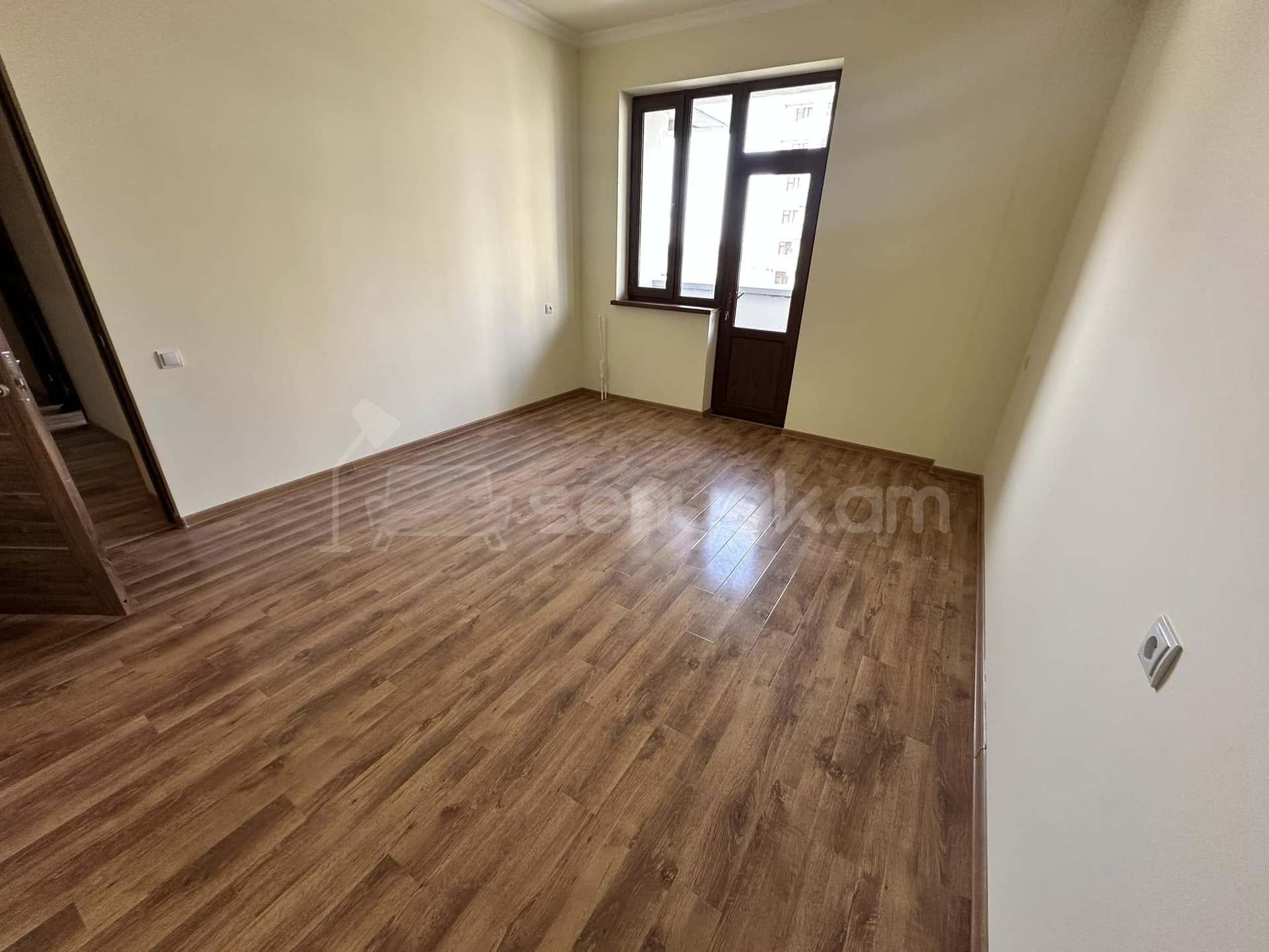 4 Սենյականոց Բնակարան Նորակառույցում, 121քմ, 6/15 հարկ, Կապիտալ Վերանորոգված