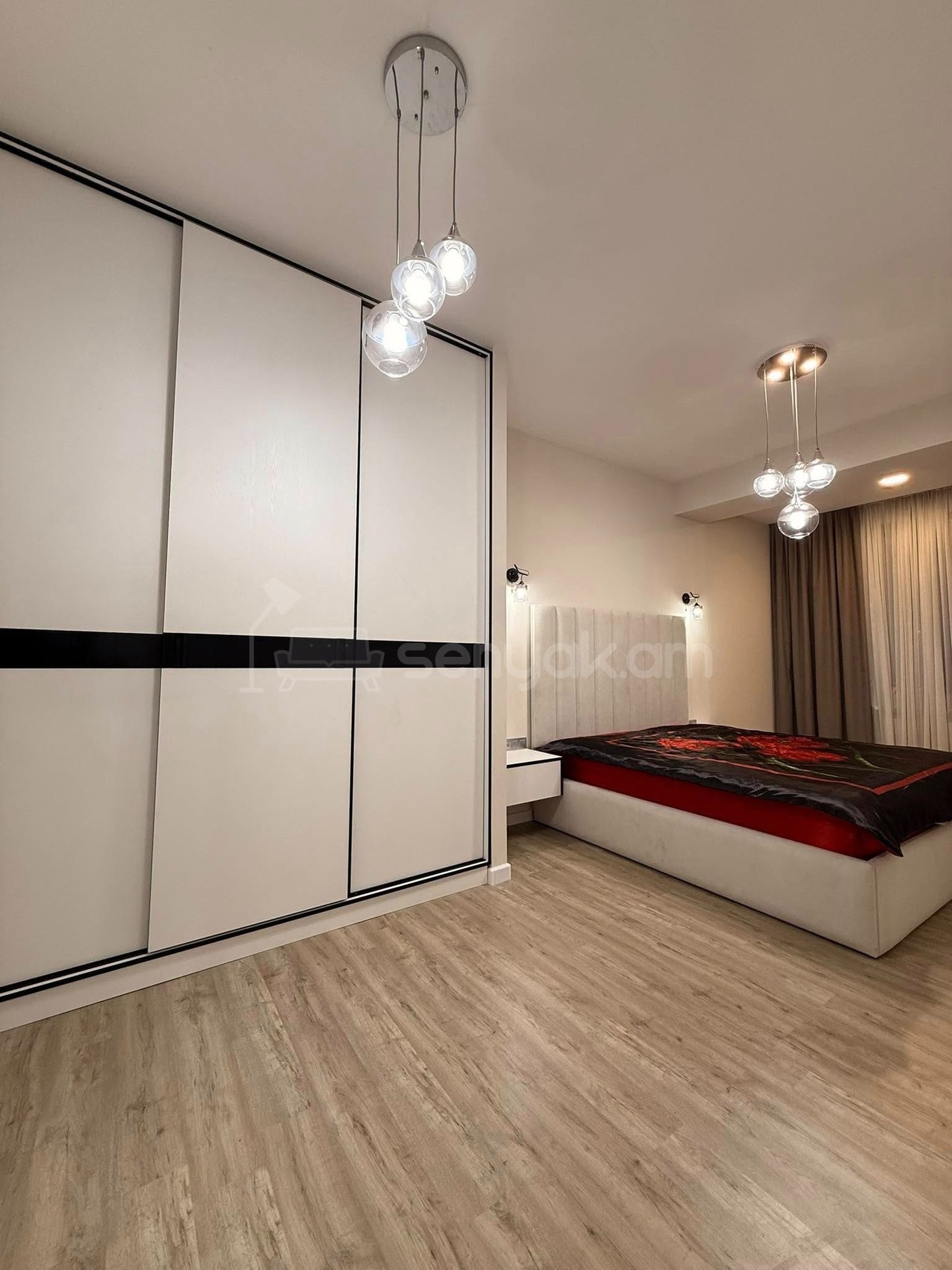 4 Սենյականոց Բնակարան, 110քմ, 5/14 հարկ, Դիզայներական Վերանորոգված, Կահավորված, Արևկող