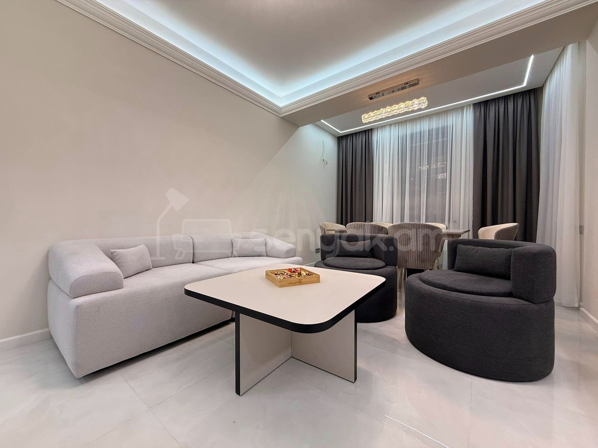 4 Սենյականոց Բնակարան, 110քմ, 5/14 հարկ, Դիզայներական Վերանորոգված, Կահավորված, Արևկող