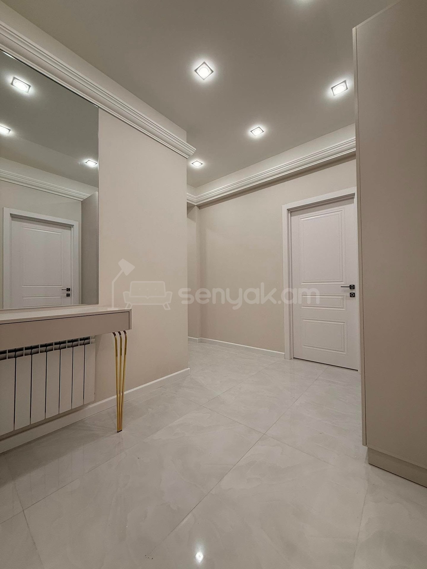 4 Սենյականոց Բնակարան, 110քմ, 5/14 հարկ, Դիզայներական Վերանորոգված, Կահավորված, Արևկող