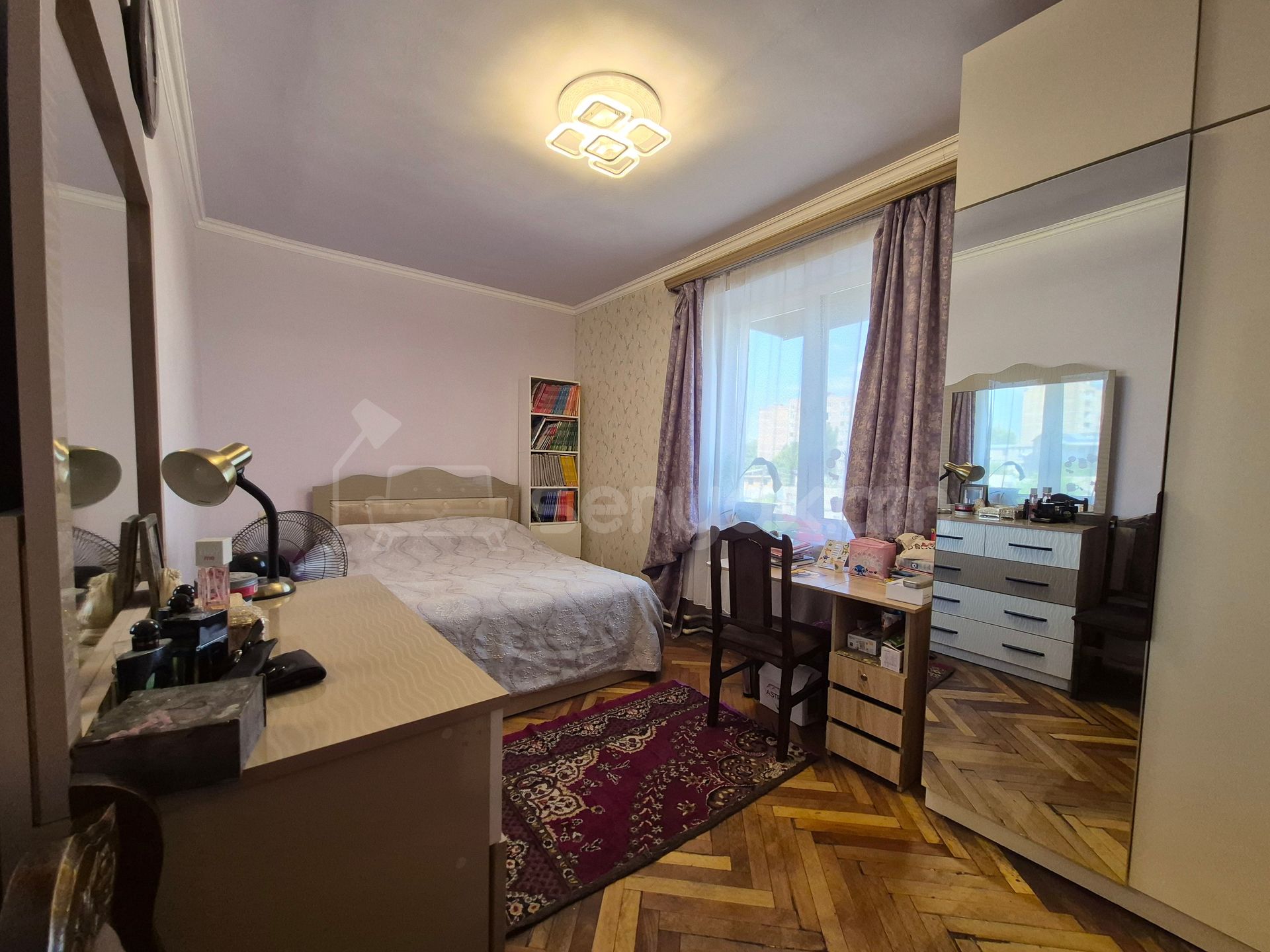 4 Սենյականոց Բնակարան Քարե Շենքում, 75քմ, 4/5 հարկ, Կոսմետիկ Վերանորոգված