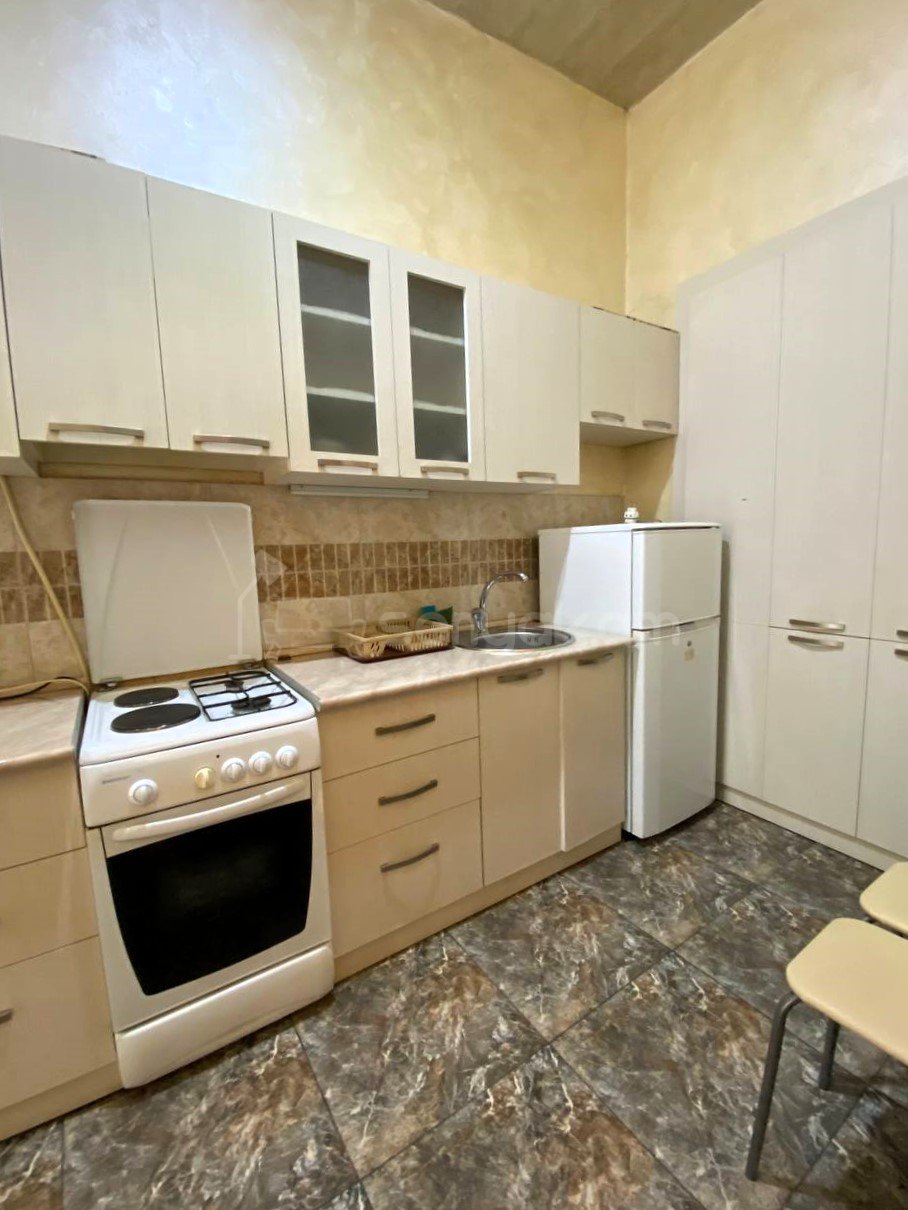 1 Սենյականոց Սեփական Տուն, 42քմ, Կապիտալ Վերանորոգված, Կահավորված