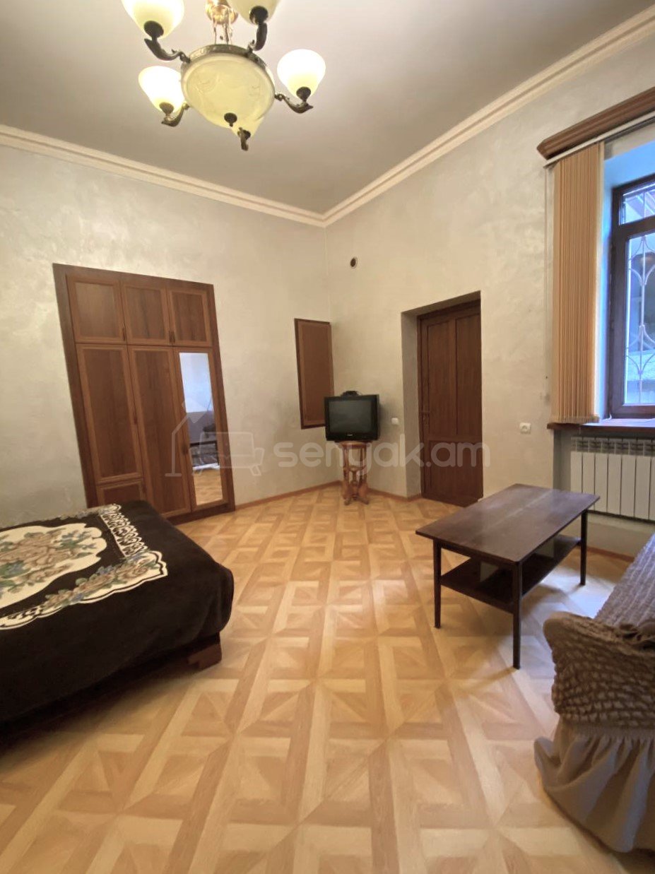 1 Սենյականոց Սեփական Տուն, 42քմ, Կապիտալ Վերանորոգված, Կահավորված