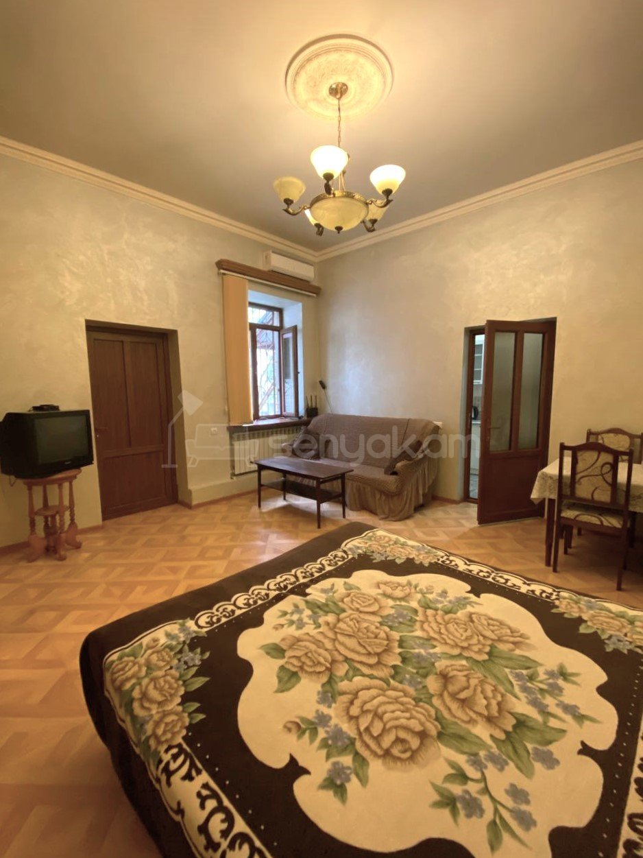 1 Սենյականոց Սեփական Տուն, 42քմ, Կապիտալ Վերանորոգված, Կահավորված