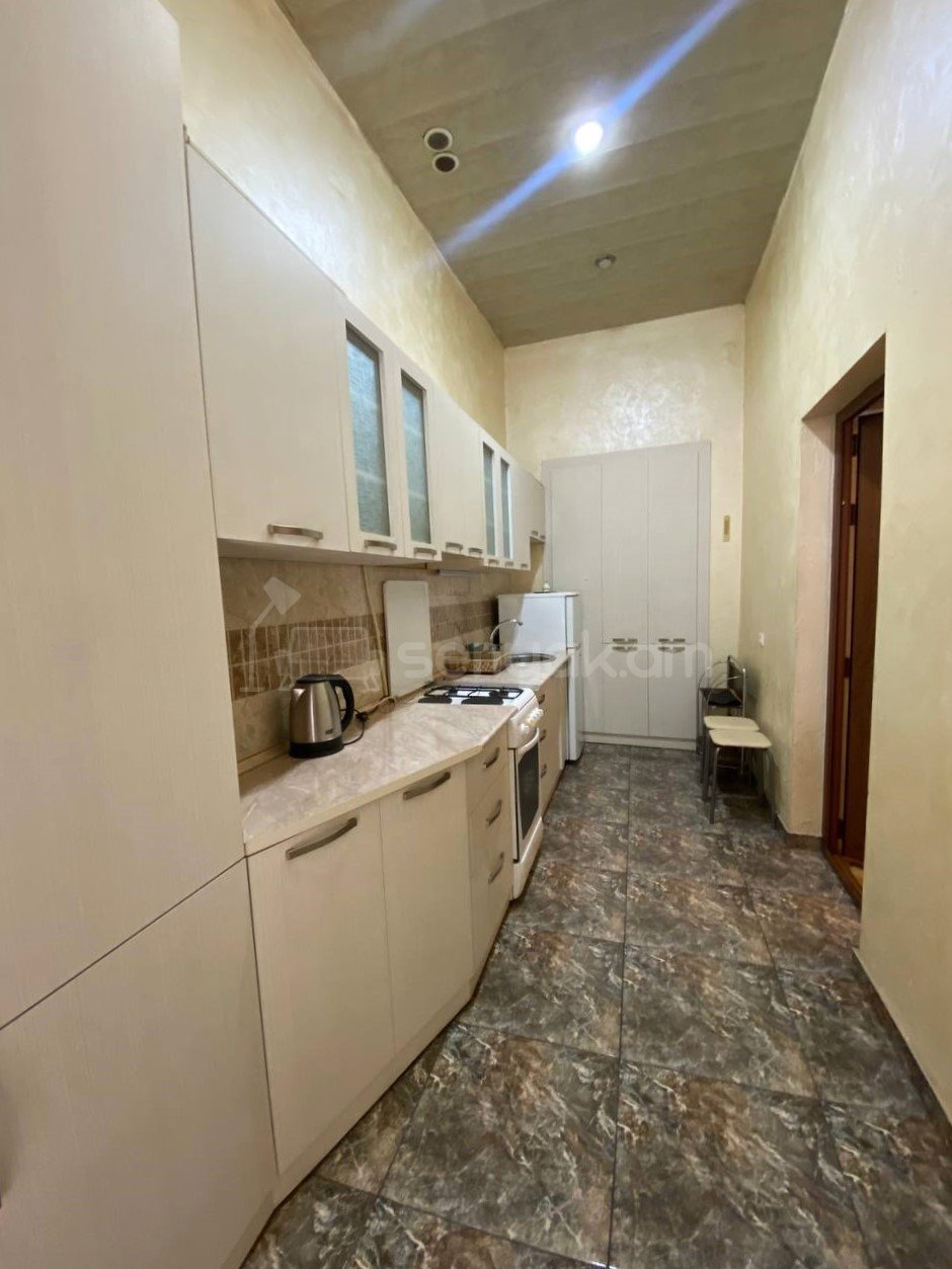 1 Սենյականոց Սեփական Տուն, 42քմ, Կապիտալ Վերանորոգված, Կահավորված