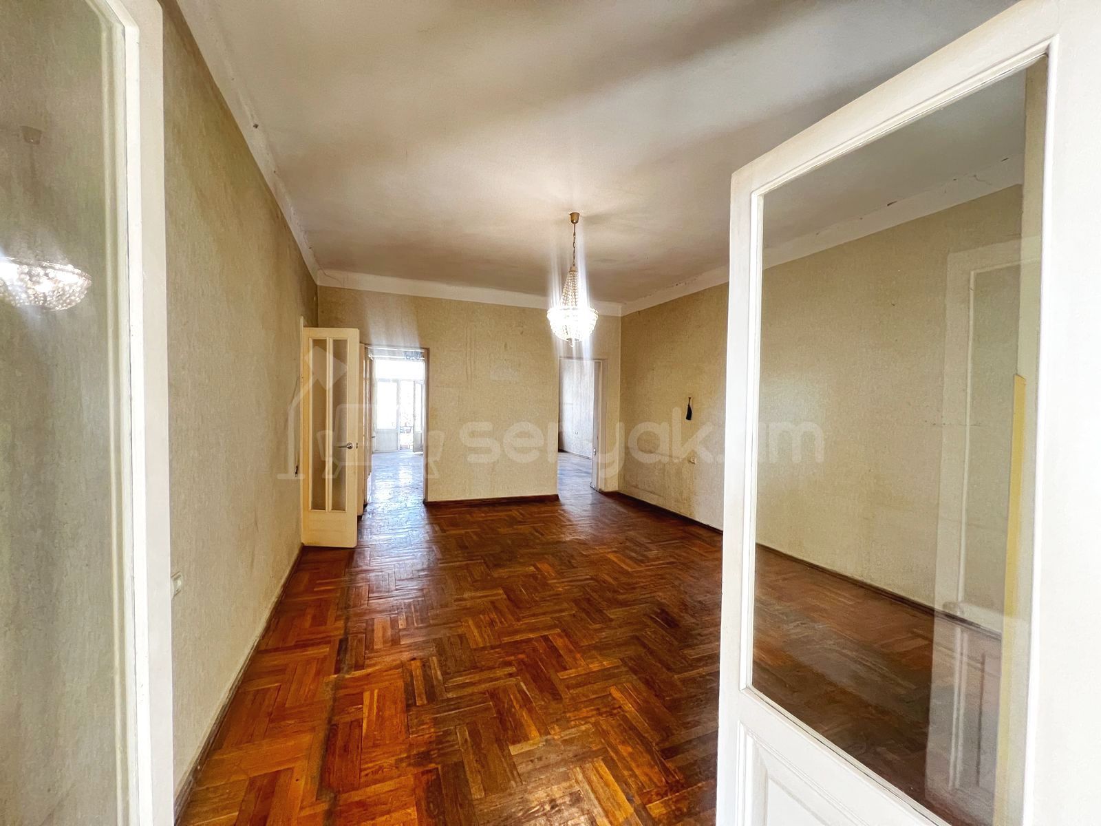 3 Սենյականոց Բնակարան Քարե Շենքում, 105քմ, 3/5 հարկ, Զրոյական Վիճակում