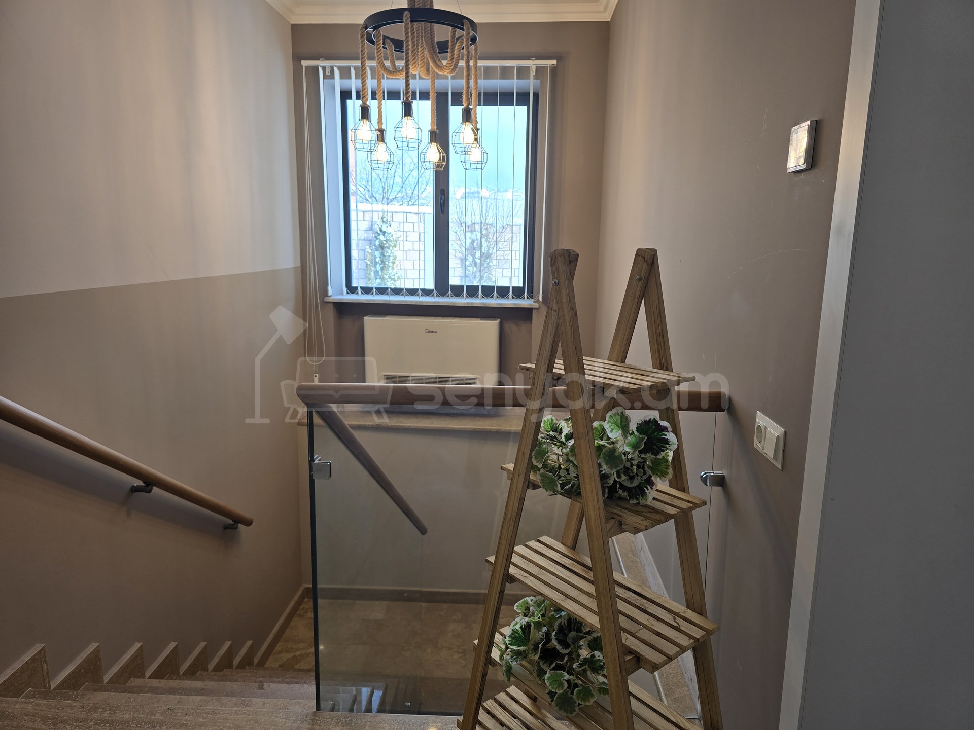 5 Սենյականոց Շքեղ Առանձնատուն, 270քմ, Լողավազանով