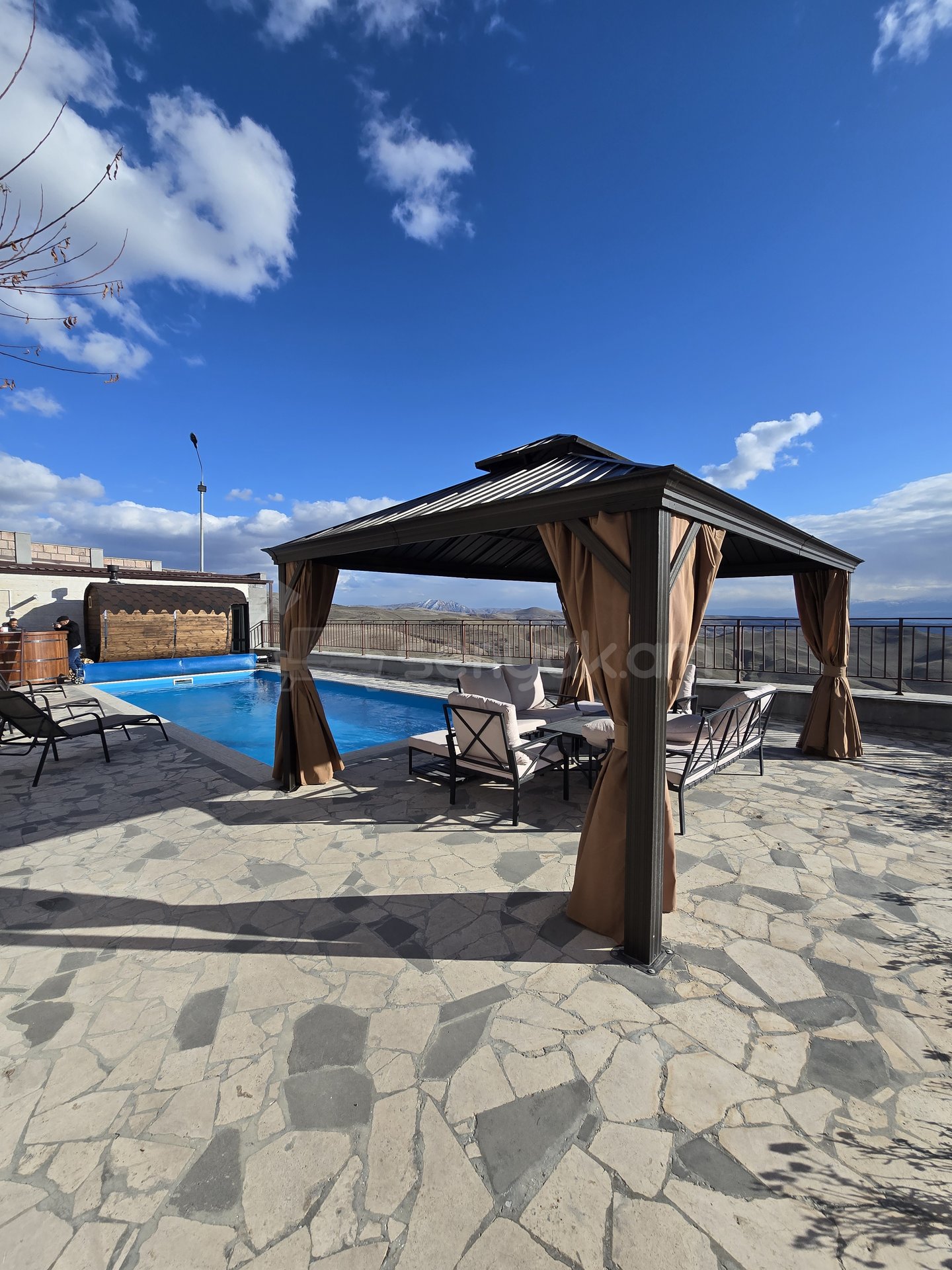 5 Սենյականոց Շքեղ Առանձնատուն, 270քմ, Լողավազանով