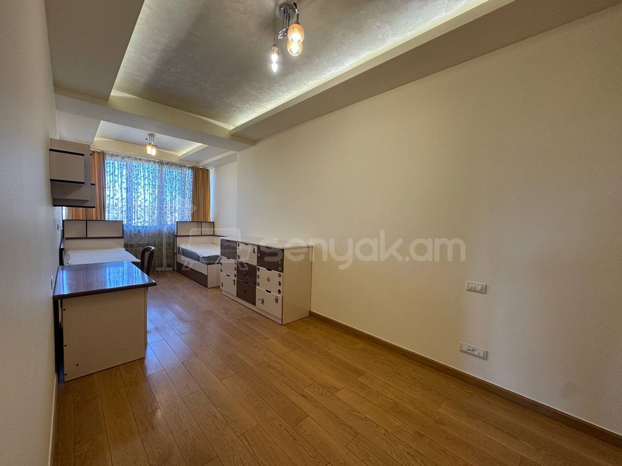 4 Սենյականոց Բնակարան, 160քմ, 2/22 հարկ, Կապիտալ Վերանորոգված