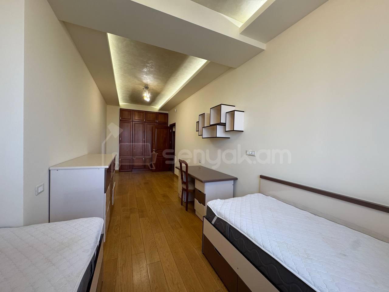 4 Սենյականոց Բնակարան, 160քմ, 2/22 հարկ, Կապիտալ Վերանորոգված