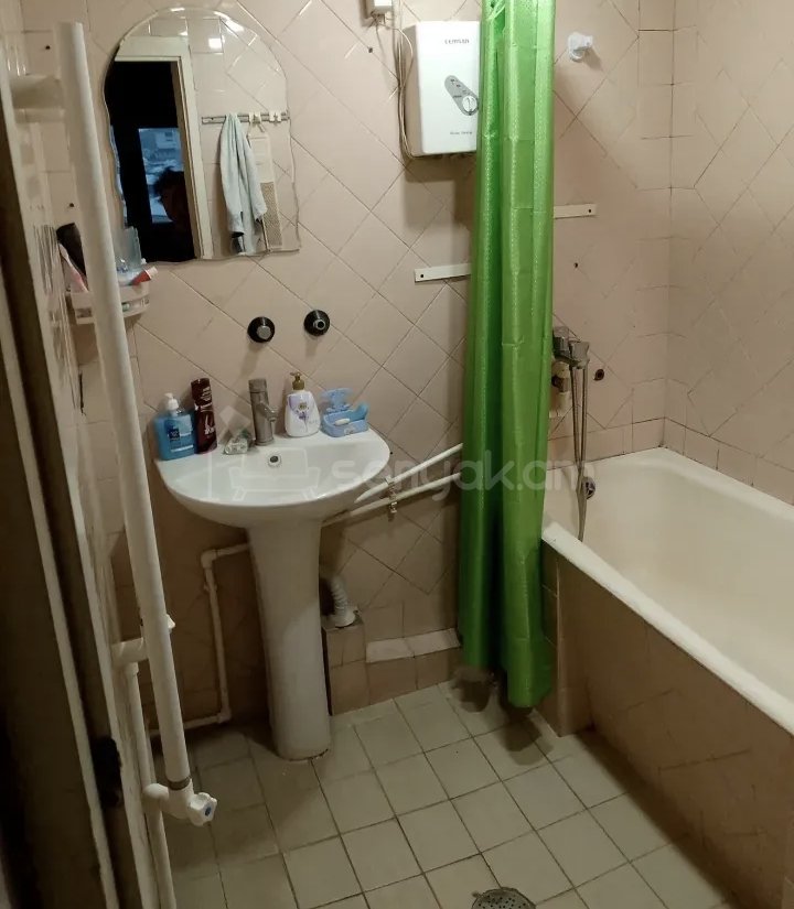 3 Սենյականոց Բնակարան, 67քմ, 6/14 հարկ, Նորմալ Վիճակում, Կահավորված, Արևկող