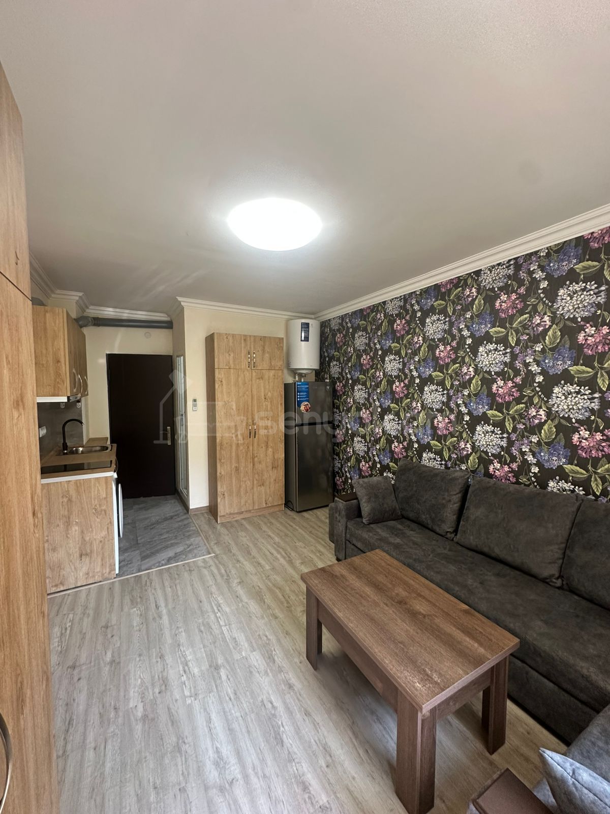 1 Սենյականոց Բնակարան Քարե Շենքում, 32քմ, 3/5 հարկ, Կապիտալ Վերանորոգված, Կահավորված