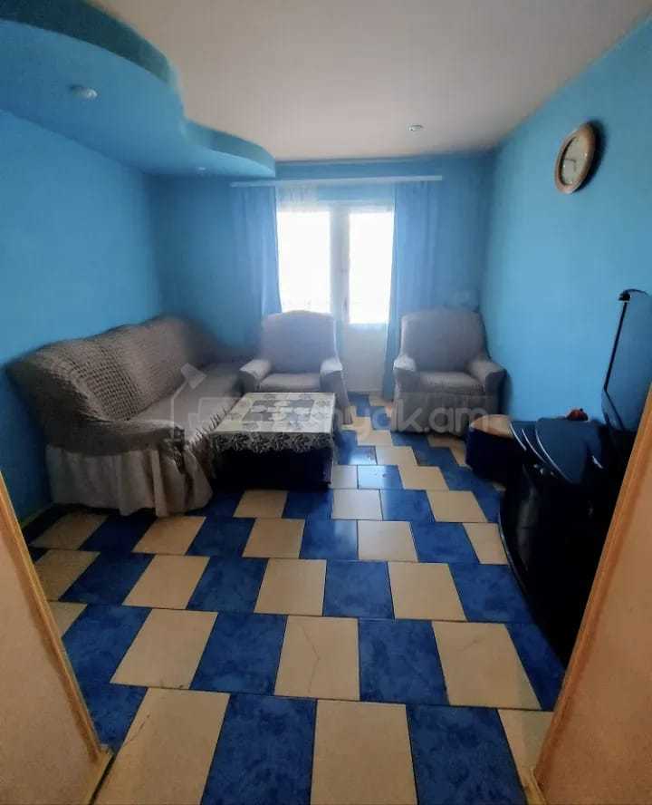 3 Սենյականոց Բնակարան Քարե Շենքում, 56քմ, 4/5 հարկ, Նորմալ Վիճակում