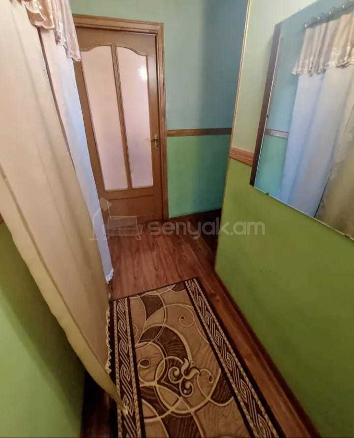 3 Սենյականոց Բնակարան Քարե Շենքում, 56քմ, 4/5 հարկ, Նորմալ Վիճակում