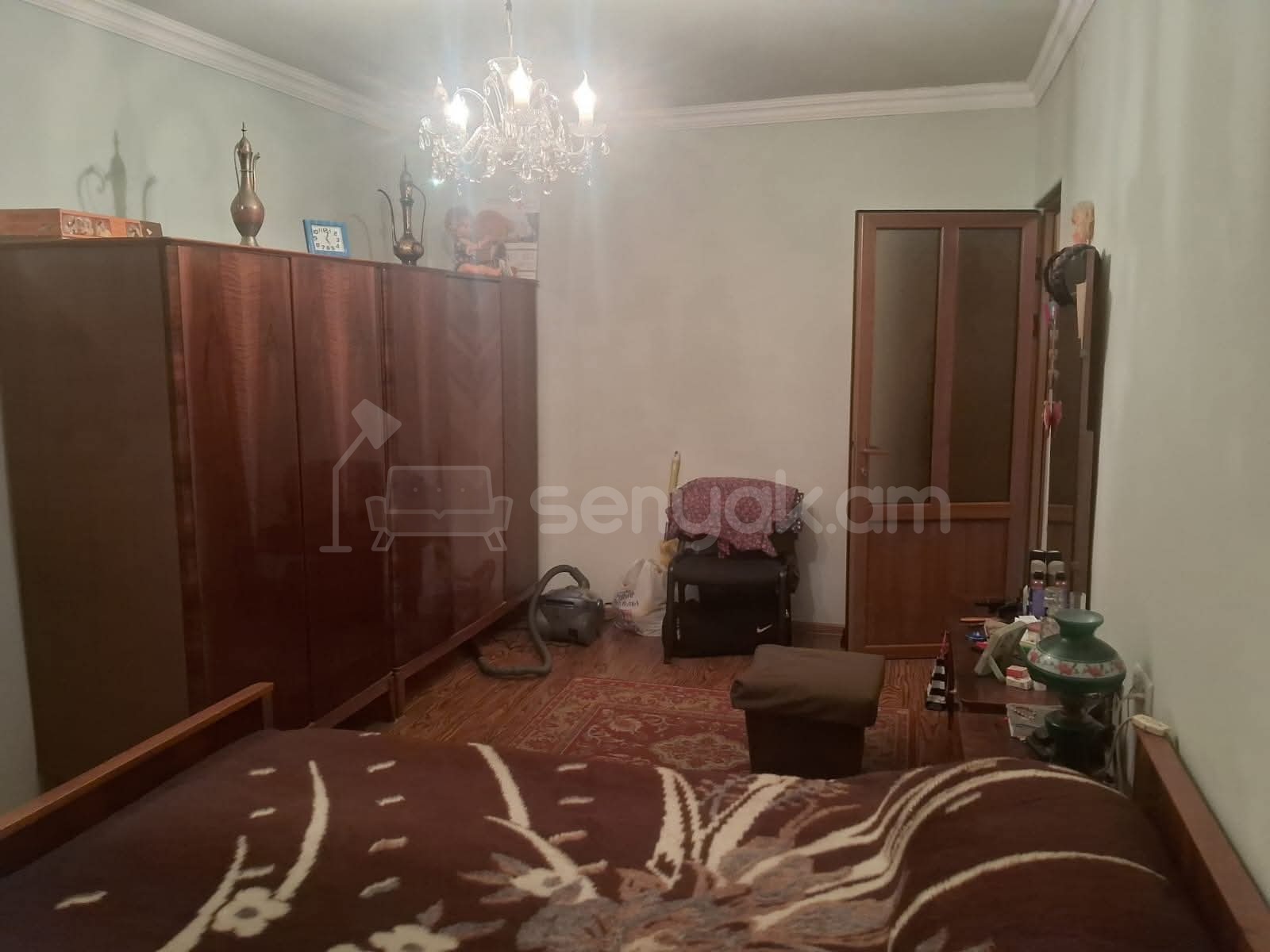 4 Սենյականոց Բնակարան Քարե Շենքում, 102քմ, 5/5 հարկ, Կապիտալ Վերանորոգված