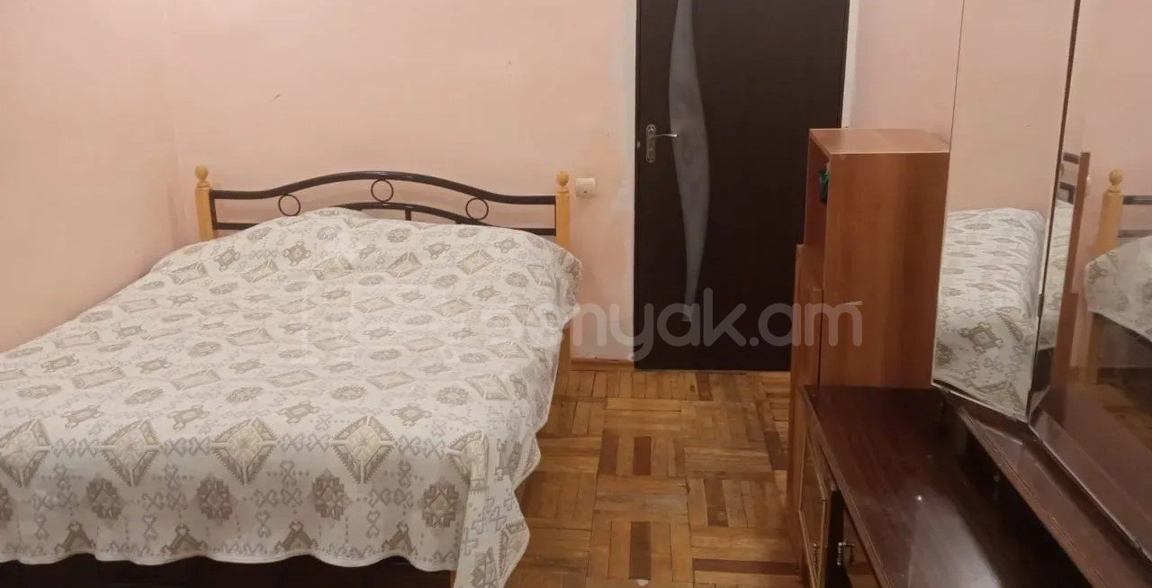 3 Սենյականոց Բնակարան, 82քմ, 3/9 հարկ, Նորմալ Վիճակում, Կահավորված, Արևկող