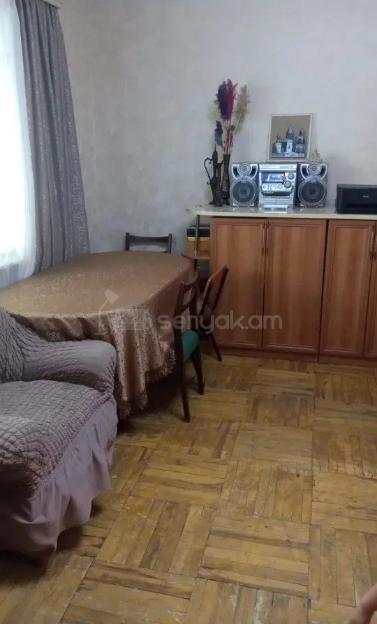 3 Սենյականոց Բնակարան, 82քմ, 3/9 հարկ, Նորմալ Վիճակում, Կահավորված, Արևկող