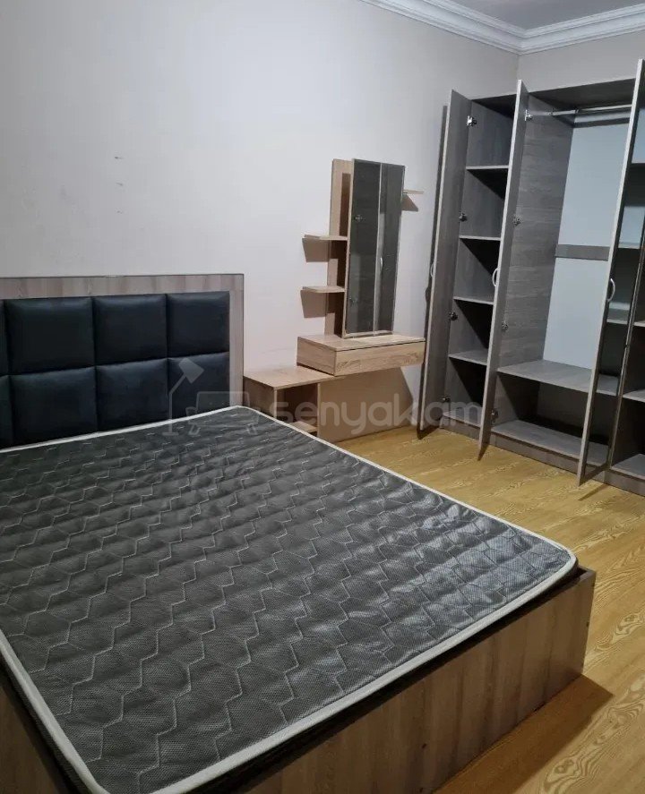 3 Սենյականոց Բնակարան, 80քմ, 2/9 հարկ, Նորմալ Վիճակում, Կահավորված, Արևկող